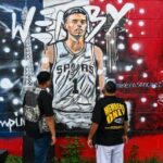 Victor Wembanyama, les premiers pas en NBA d’une « étincelle qui se propage partout » à San Antonio