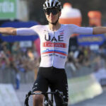 Cyclisme : Tadej Pogacar remporte le Tour de Lombardie pour la troisième fois consécutive