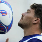 Antoine Dupont, œil au beurre noir, a effectué son premier entraînement avec le XV de France depuis sa blessure à la pommette