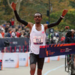 Marathon de New York : l’Ethiopien Tamirat Tola passe la barre des 2 h 05 min, en clôture d’une saison marquée par des chronos fous