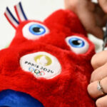 Paris 2024 : en Bretagne, les mascottes des JO ravivent un savoir-faire perdu