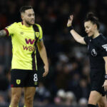 Football : en Angleterre, le lent chemin de l’arbitrage vers la « diversité »