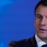 Paris 2024 : « Il y a évidemment des plans B » pour la cérémonie d’ouverture en cas de « menace potentielle », selon M. Macron