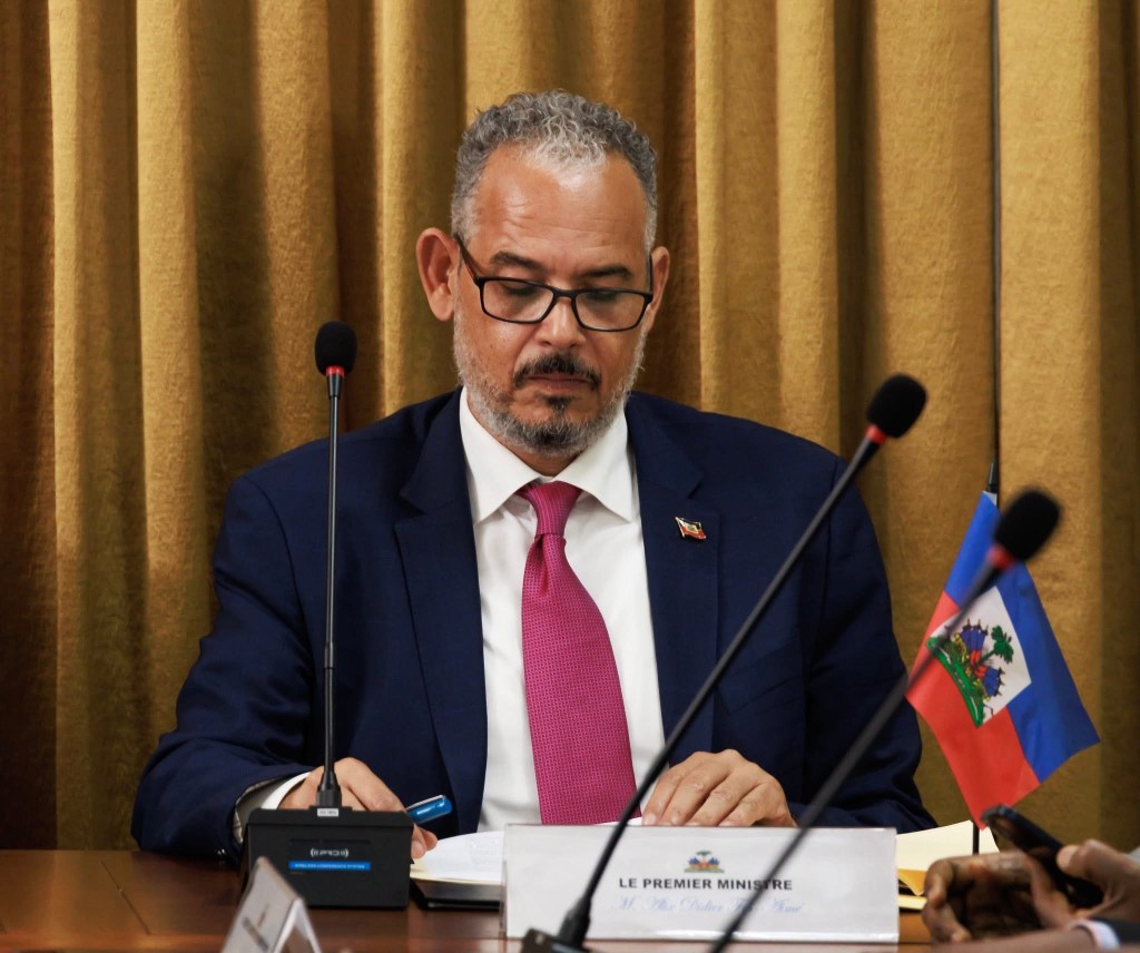 Vers un retour à l’ordre constitutionnel : « Le décret électoral adopté, est mis cap sur les élections », se félicite la Primature